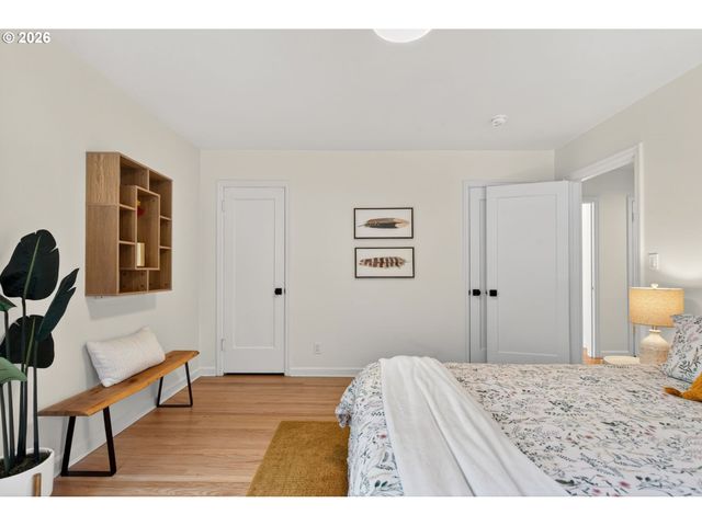 6825 Sw 8TH Ave, Portland, OR 97219