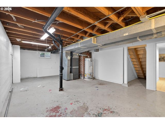 6825 Sw 8TH Ave, Portland, OR 97219