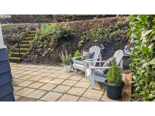 6825 Sw 8TH Ave, Portland, OR 97219