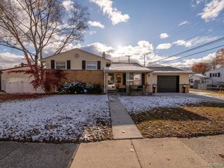 9514 Cass Avenue, Taylor, MI 48180