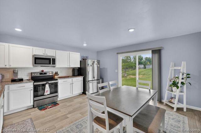 1110 Lancaster Street, Lapeer, MI 48446