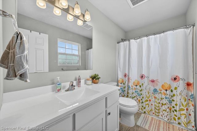 1110 Lancaster Street, Lapeer, MI 48446