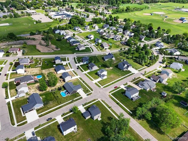 1110 Lancaster Street, Lapeer, MI 48446