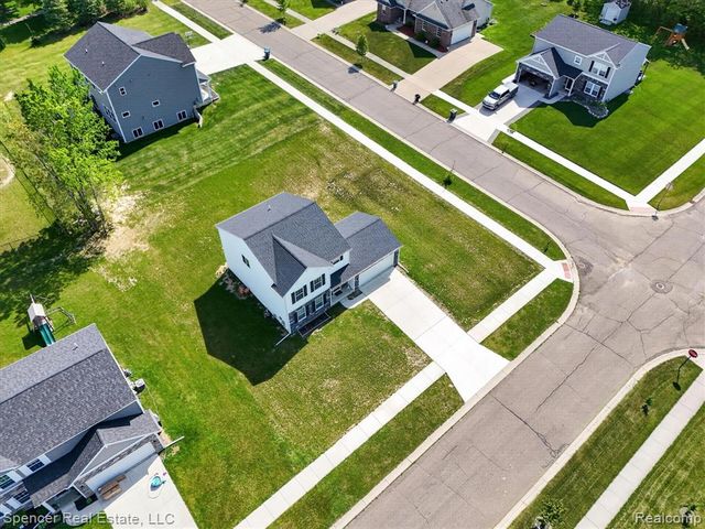 1110 Lancaster Street, Lapeer, MI 48446