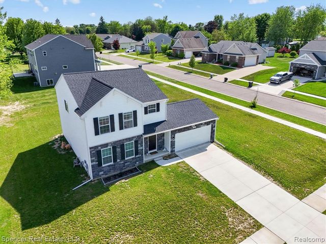 1110 Lancaster Street, Lapeer, MI 48446