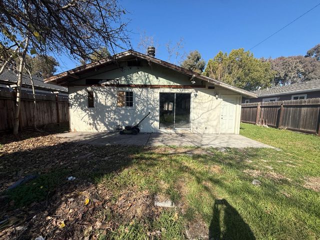 1490 Davis Street, San Jose, CA 95126