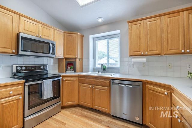 1859 S Labrador, Meridian, ID 83642