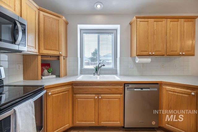 1859 S Labrador, Meridian, ID 83642