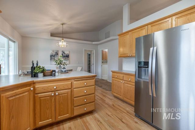 1859 S Labrador, Meridian, ID 83642