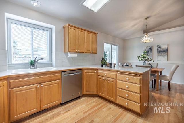 1859 S Labrador, Meridian, ID 83642