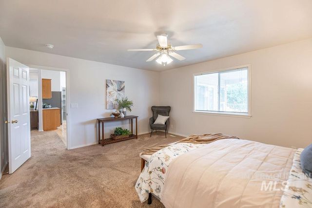 1859 S Labrador, Meridian, ID 83642