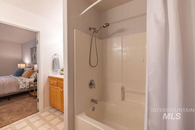 1859 S Labrador, Meridian, ID 83642