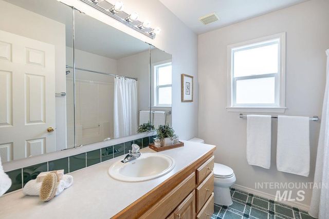 1859 S Labrador, Meridian, ID 83642