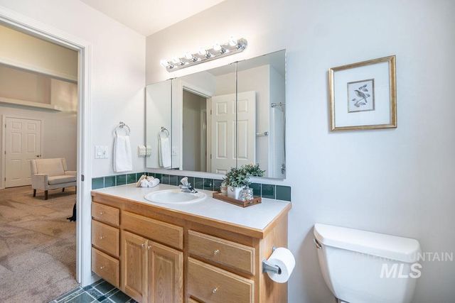 1859 S Labrador, Meridian, ID 83642