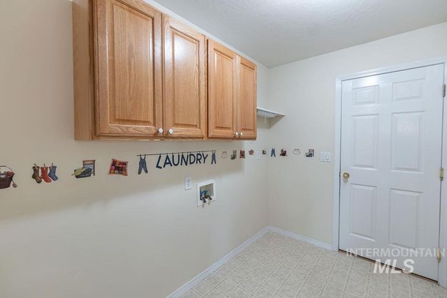 1859 S Labrador, Meridian, ID 83642