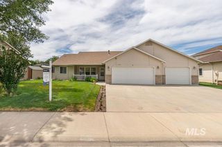 1859 S Labrador, Meridian, ID 83642