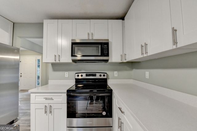 3948 Old Lantern Drive, Lithonia, GA 30038