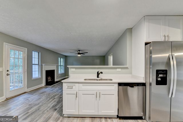 3948 Old Lantern Drive, Lithonia, GA 30038