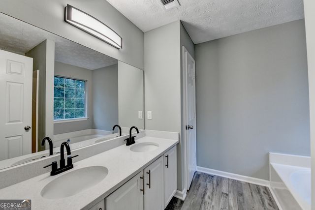 3948 Old Lantern Drive, Lithonia, GA 30038
