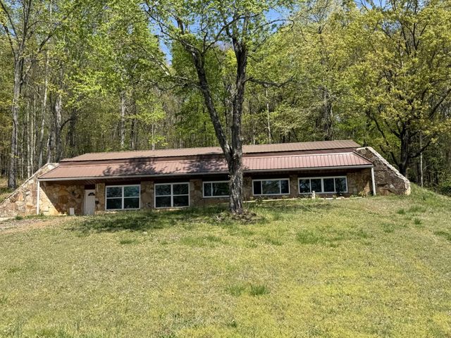 522 College Grove Road, Rockwood, TN 37854