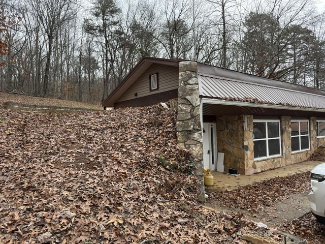 522 College Grove Road, Rockwood, TN 37854