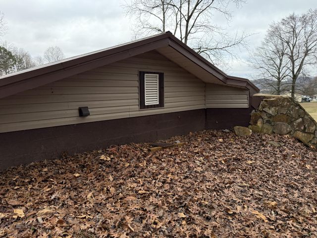 522 College Grove Road, Rockwood, TN 37854