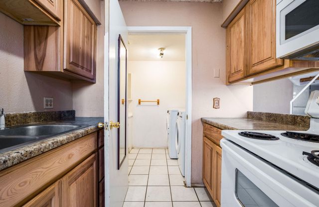 143 Espejo Street NE, Albuquerque, NM 87123