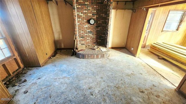 405 E 24th Street, Pittsburg, KS 66762