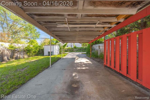 842 E 10 Mile Road, Ferndale, MI 48220