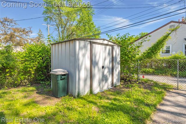 842 E 10 Mile Road, Ferndale, MI 48220