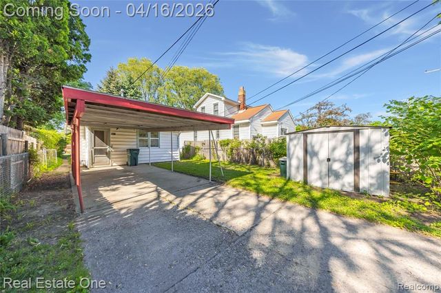 842 E 10 Mile Road, Ferndale, MI 48220