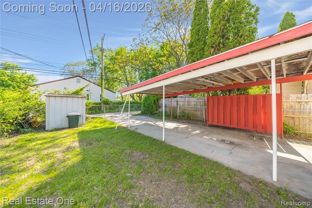 842 E 10 Mile Road, Ferndale, MI 48220