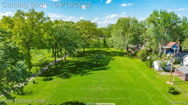 842 E 10 Mile Road, Ferndale, MI 48220