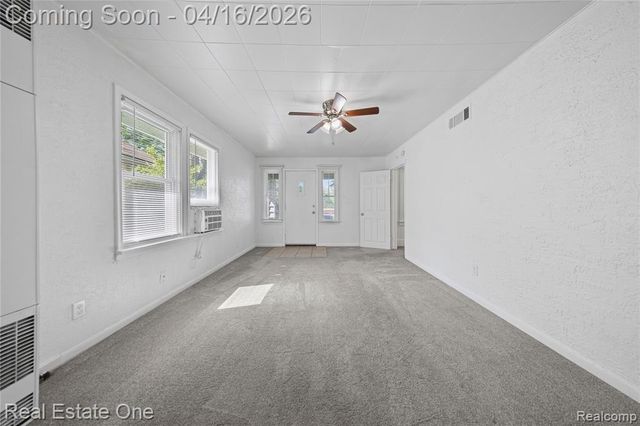 842 E 10 Mile Road, Ferndale, MI 48220