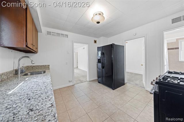 842 E 10 Mile Road, Ferndale, MI 48220