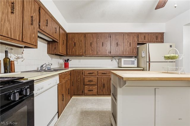 4187 Columbia Road 136, North Olmsted, OH 44070