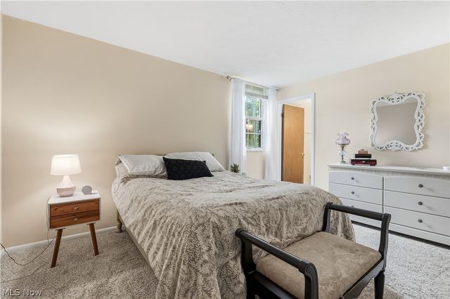 4187 Columbia Road 136, North Olmsted, OH 44070