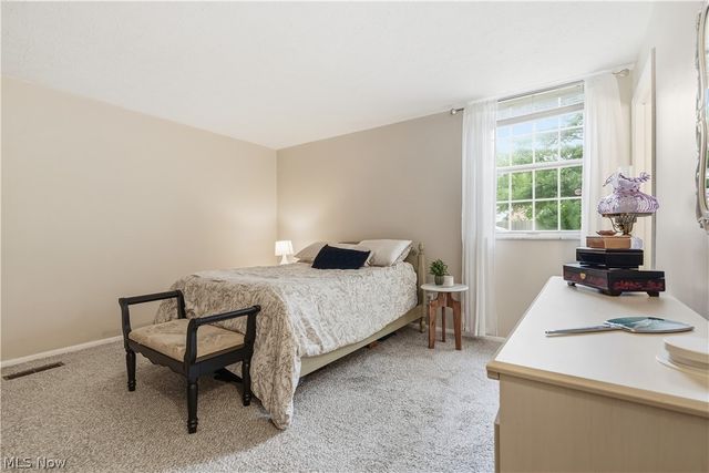 4187 Columbia Road 136, North Olmsted, OH 44070
