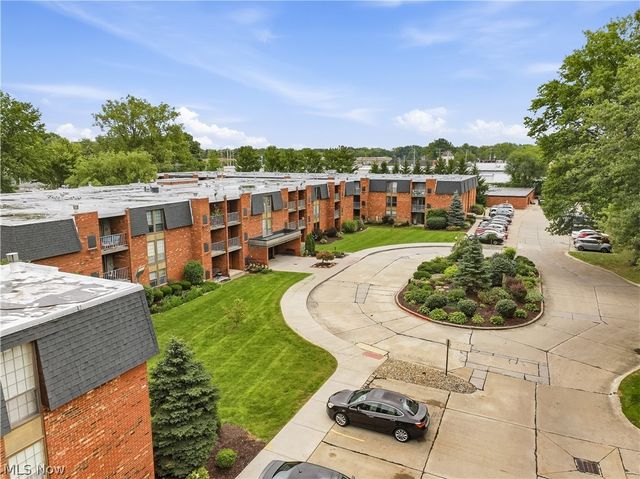 4187 Columbia Road 136, North Olmsted, OH 44070