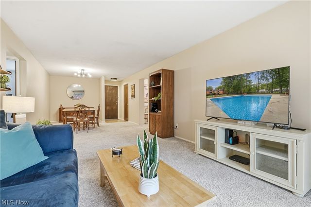 4187 Columbia Road 136, North Olmsted, OH 44070