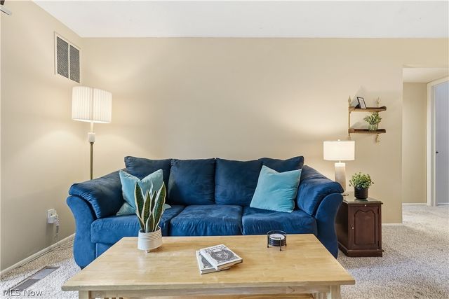4187 Columbia Road 136, North Olmsted, OH 44070