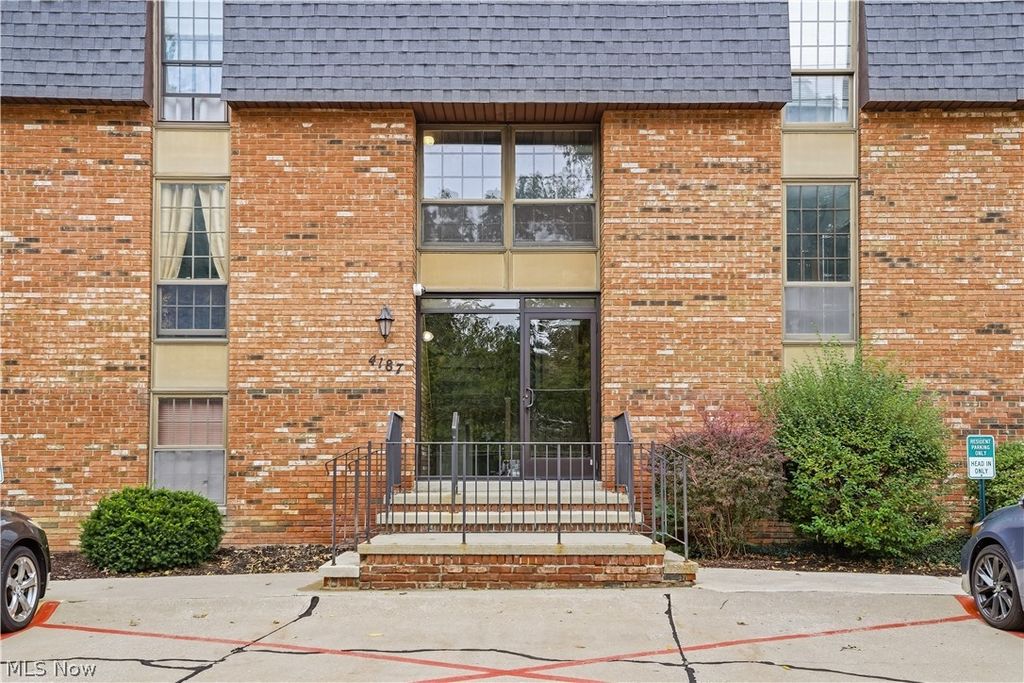 4187 Columbia Road 136, North Olmsted, OH 44070