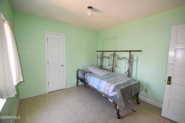 1113 N Octavia Street, El Paso, TX 79902