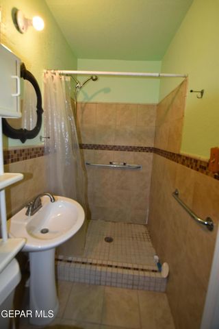 1113 N Octavia Street, El Paso, TX 79902