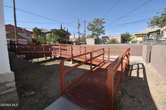 1113 N Octavia Street, El Paso, TX 79902