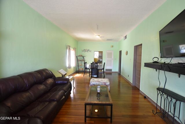 1113 N Octavia Street, El Paso, TX 79902