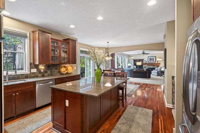 10815 Birch Lane, Woodbury, MN 55129