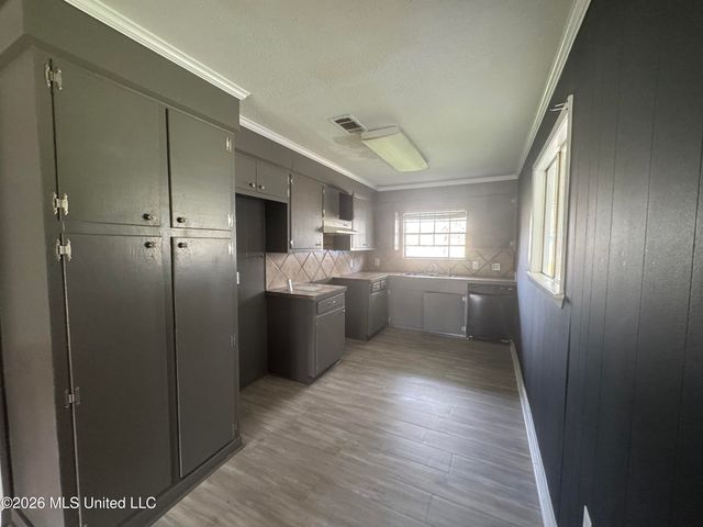 237 Trojan Drive, Pearl, MS 39208