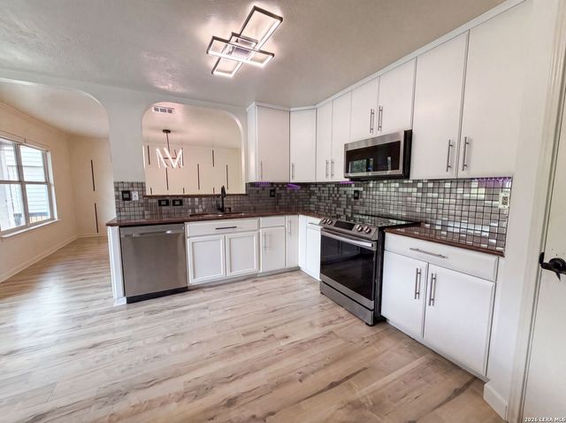 10602 SPRINGWOOD SQ, Universal City, TX 78148