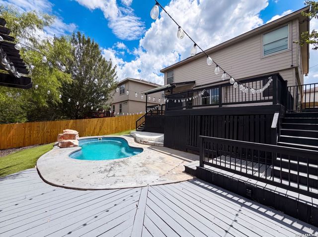 10602 SPRINGWOOD SQ, Universal City, TX 78148